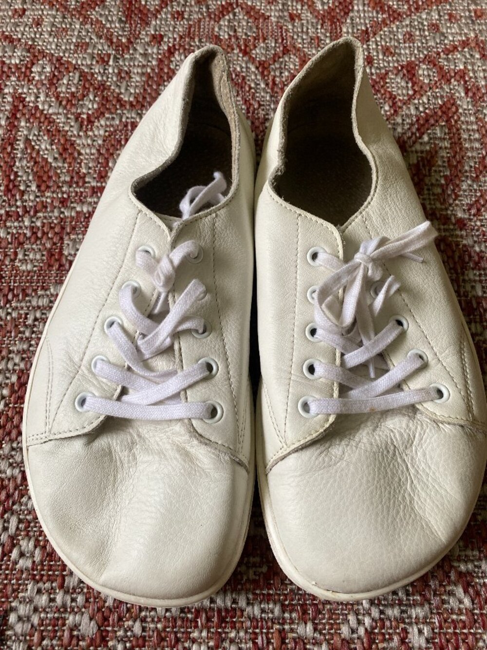 Barefoot White Leather Sneakers Size 39 Be Lenka
